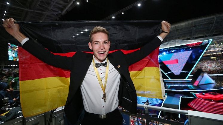 Alexander Brins ist der amtierende Weltmeister der Zimmerer. Foto: Anja Jungnickel