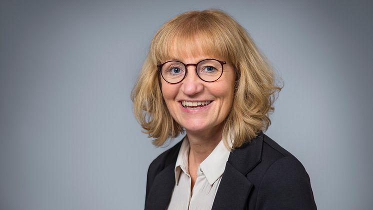- Målet är att chefer och medarbetare ska få hjälp att upptäcka de tidiga tecknen på ohälsa, för att kunna göra anpassningar innan de leder till sjukskrivning, säger Therese Eskilsson, forskare vid Umeå universitet. Foto: Mattias Pettersson
