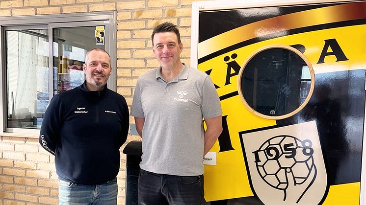 Stationschef Ingemar Mingrone Mikac och klubbchef Magnus Björklund hos Kärra HF Foto: Kärra HF
