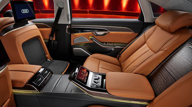 Audi A8 L med loungestemning