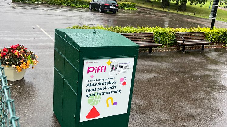 Bild på aktivitetsbox från Piffl i Brunnsparken, Ronneby