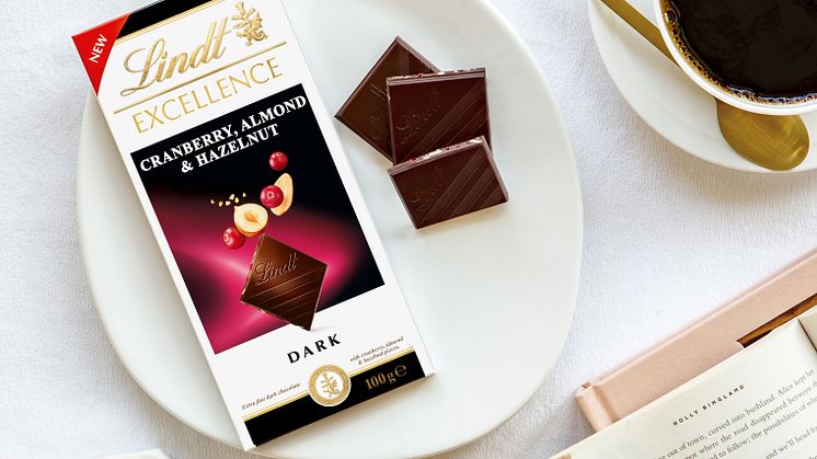 Lindt Cranberry Nut-RETOUCHED-HIGHRES.jpg