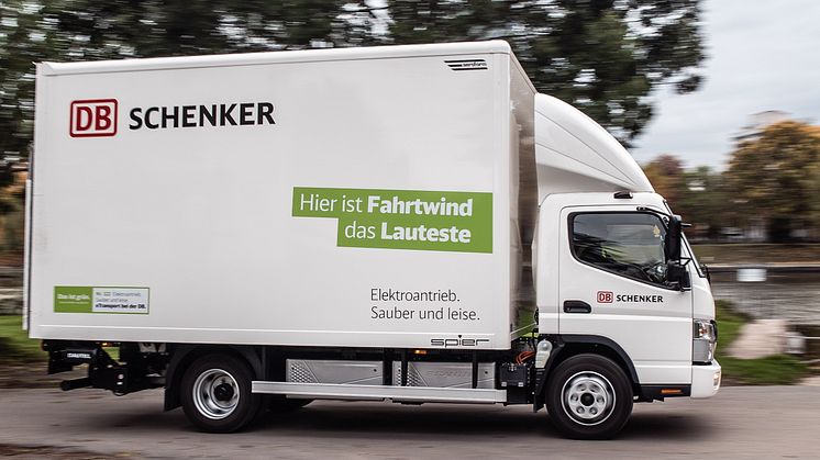 DB-Schenker_eCanter_ellastbilar2.jpg