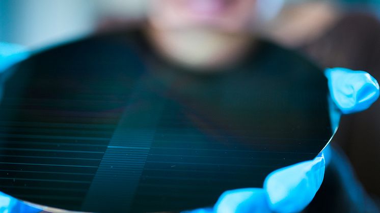 Arbeitsschwerpunkt im Joint Lab ist unter anderem die Entwicklung anwendungsspezifischer Si-photonischer Bauelemente. © TH Wildau / Matthias Friel