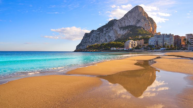 spain-alicante-beach-1146484743