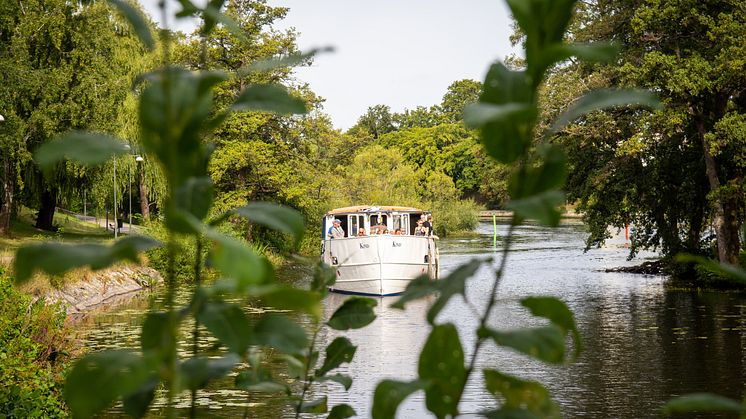 4 och 5 september genomförs nio guidade jubileumsturer på Kinda kanal med M/S Kind. Foto: Visit Linköping