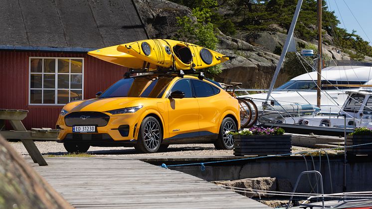 Ford Mustang Mach-E GT taklast 2022 (4)
