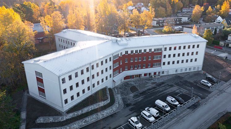 Anläggningen är stjärnformad med ett gemensamt trapphus i mitten. Bild: Peter Bartholdsson