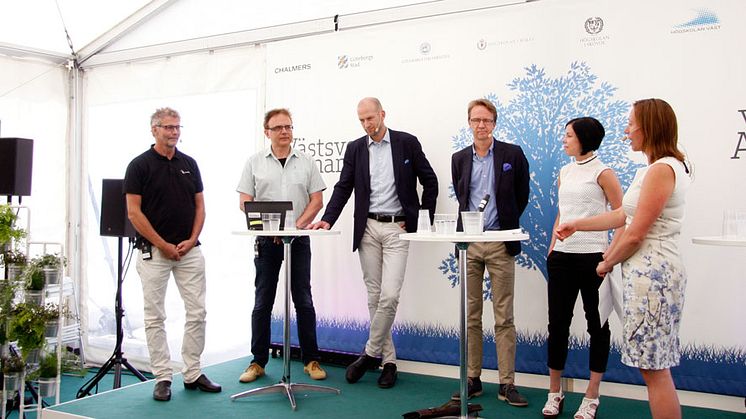Panel från vänster: Dick Eriksson, Näringslivschef, Trollhättans Stad, Martin Hellström, Rektor, Högskolan Väst, Martin Wänblom, Vd, Innovatum AB, Trollhättan,  Mattias Bergman, Vd, NEVS, Trollhättan, Monika Kväl, Tillväxtverket, Katrien Vanhaverbeke