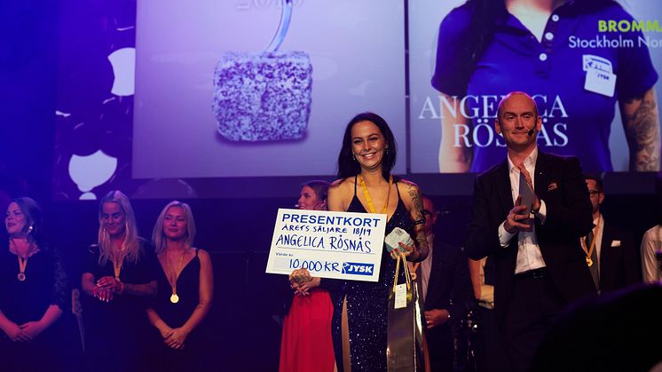 Prisutdelningar till framstående medarbetare är ett av inslagen på JYSK-galan, här från 2019.