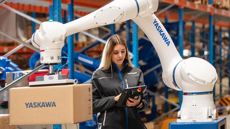 Hybridrobot? YASKAWAs robotar i HC-serien kan användas både som samarbetsrobot och som industrirobot.