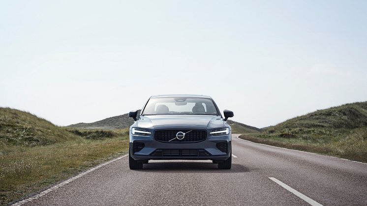 S60_Recharge_T8_Thunder_Grey