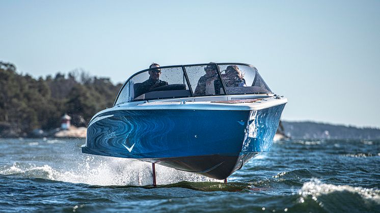 Candela C-7