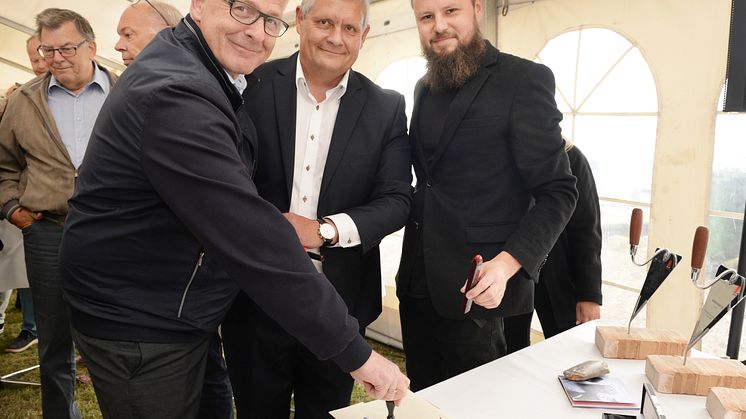 Horsens' borgmester var med til at fejre en vigtig milepæl på Havnefronten, da der blev afholdt kombineret rejsegilde og grunddokumentindmuring idag 