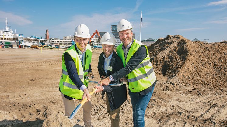 Första spadtag-ceremoni för World Trade Center Helsingborg  och ett nytt Scandic-hotell i Oceanhamnen, Helsingborg.