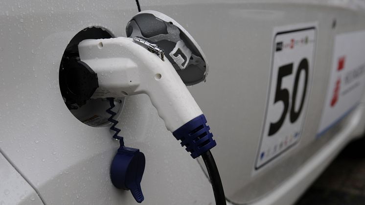 Målgång för Oresund Electric Car Rally på Stortorget, Malmö