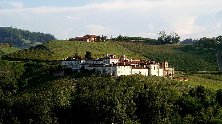 Poderi Aldo Conterno ligger i hjärtat av Barolo i Bussia som tillhör Monforte d'Alba. Vingården ligger 400 meter över havet med en fantastisk utsikt över Barolo.