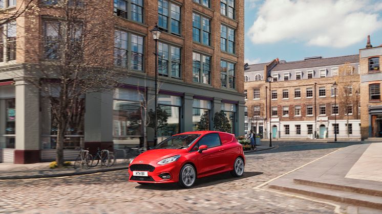 Ford stellt neuen Fiesta Van und die FordPass Connect-Technologie auf Nutzfahrzeugmesse in Birmingham vor