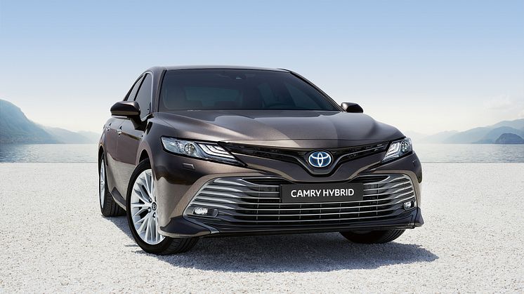 Forhåndssalget er i gang: Prisene er klare for nye Toyota Camry Hybrid som lanseres i mai 2019. Foto: Toyota