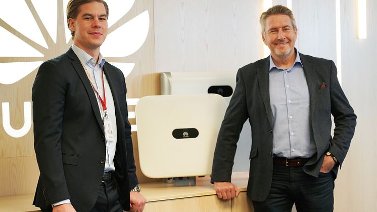 Patrik Salklev, affärsområdeschef solenergi, Huawei Enterprise och Thomas Lithner, vd för Senergia