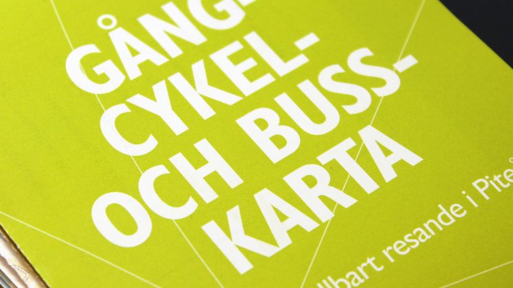 Den nya gång-, cykel- och busskartan hjälper piteborna att göra hållbara resval året runt.