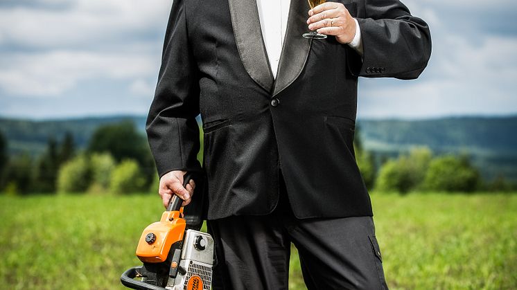 Stort biljettryck och publiksuccé för Sissela Kyle´s humorsatsning ”Härifrån te Metbäcken” med Kjell Åke i Myra i huvudrollen!