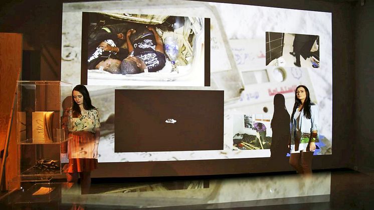 Blick in die Ausstellung "GRASSI invites #2: dazwischen /in/ between"