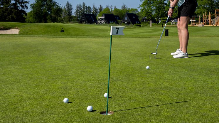 Sådan arbejdes der med at skabe topprofessionelle greens i HimmerLand