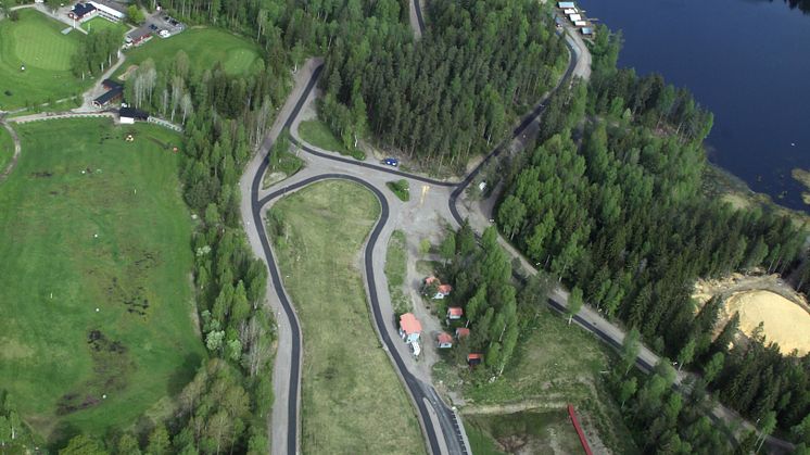Skidsäsongen har startat i de konstfrusna skidspåren på Högbo Bruk, Sandviken