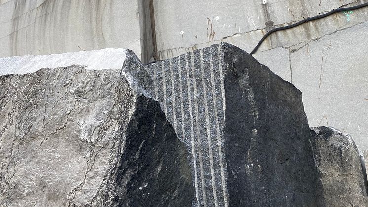 Raw block_Lundhs Real Stone quarry_photo_Celine Aagard_Envelope1976
