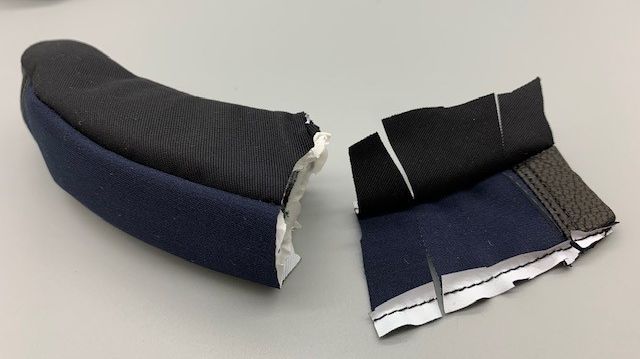 Provbitar från handskens finger tas fram