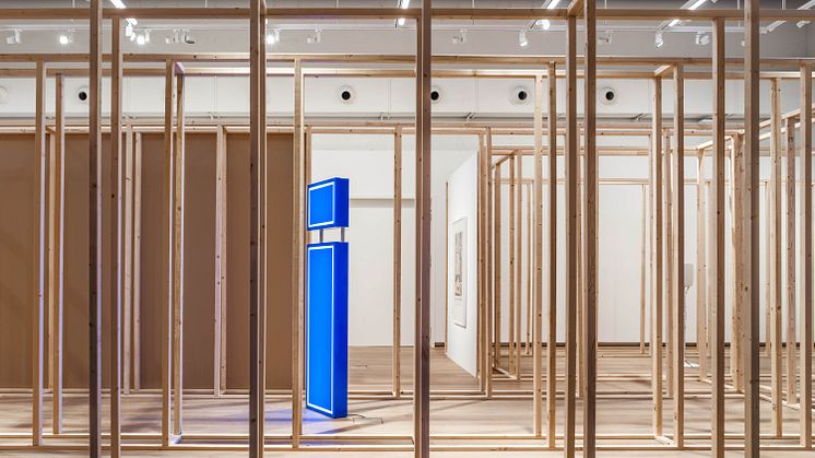 Installationsvy ”Dodge and_or Burn” 2