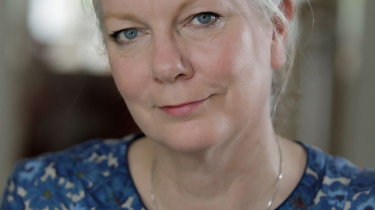 Lotta Wendel (stående)