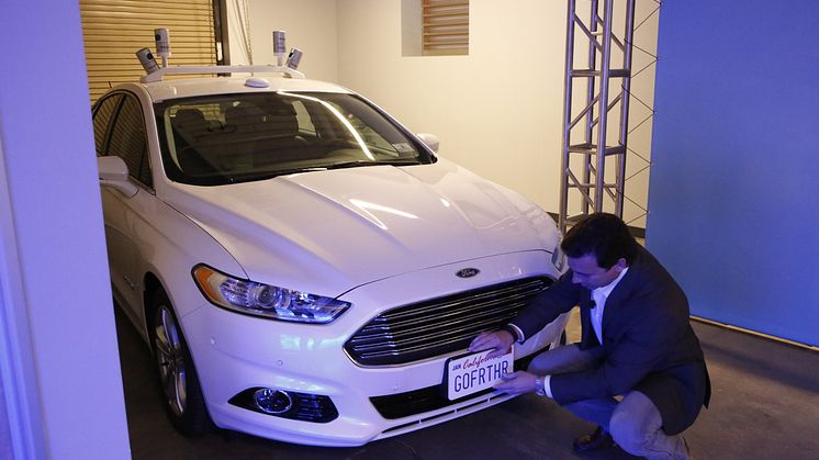 Ford øker flåten av selvkjørende biler med tregangeren og akselerer veitesting av sensorer og programvare