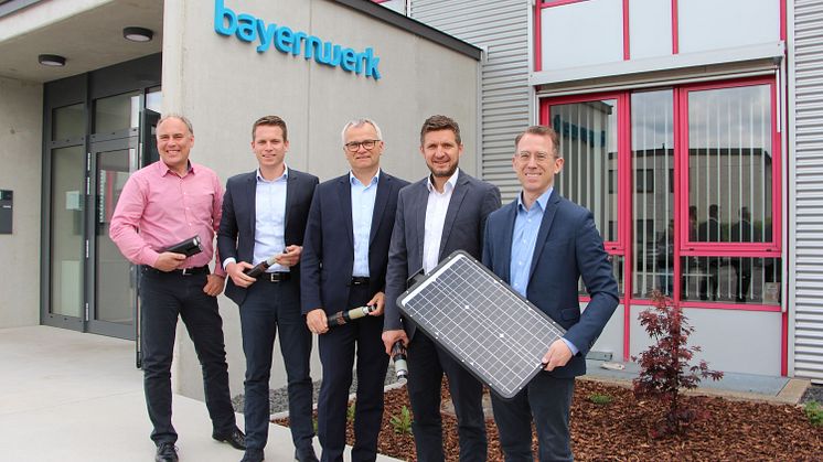 Vertreter der Bayernwerk Netz GmbH geben am Kundencenter Parsberg Einblicke in die Energiewende, den Anschlussboom und die vielfältigen Aufgaben des Kundencenters.
