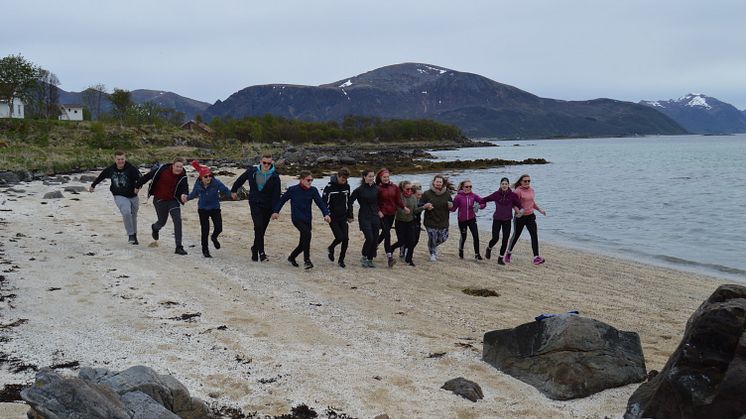Elevene ved Alsvåg skole er sporty og veldig glade i naturen, så de stilte opp uten å nøle, da de ble utfordret til å være med på et miljøprosjekt. 