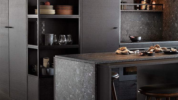 Drømmekjøkkenet S45 Bistro ask brunbeiset/ svart 