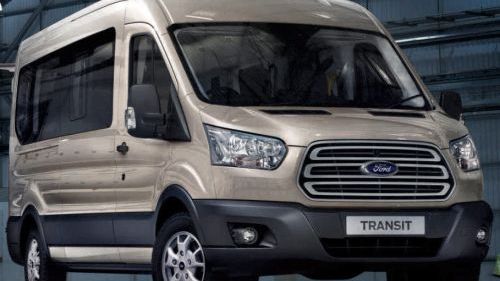 A Ford bemutatkozik a Busz Expón. A Ford 18 személyes Transit Minibus alacsonyabb fogyasztást, magasabb szintű kényelmet és biztonságot ígér