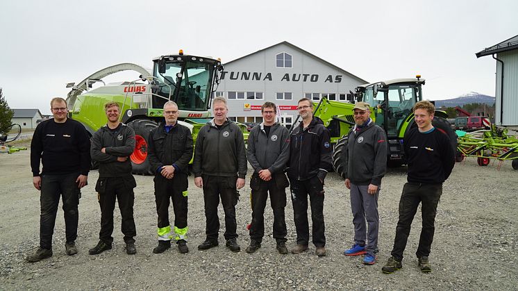 Gjengen hos CF Maskin Tunna Auto (f.v.): Nils Erik Mælen, Jan Viggo Mikkelsen, Vidar Mælen, Ove Mælen, Christer Brendryen, Per Morten Mælen, Nils Tormod Mælen og Max Bolte.