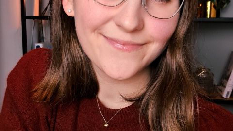 Autorenfoto_Alicia Zett_Copyright_privat.jpg