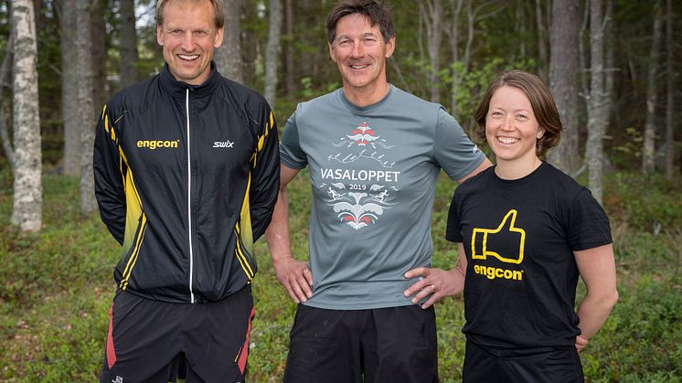 Långloppsspecialisterna Jerry Ahrlin och Laila Kveli tillsammans med Engcons grundare och ägare Stig Engström
