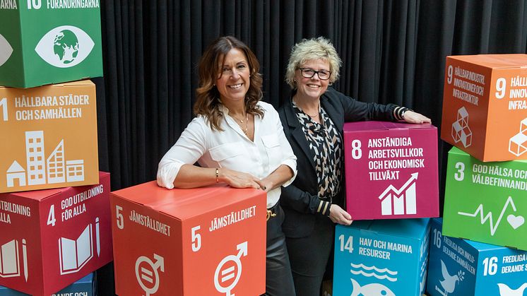 Eva Nyh Hederberg på BizMaker och Carina Bergquist Palm på Nordeas Norrlandsstiftelse ser fram emot att premiera hållbara företag.