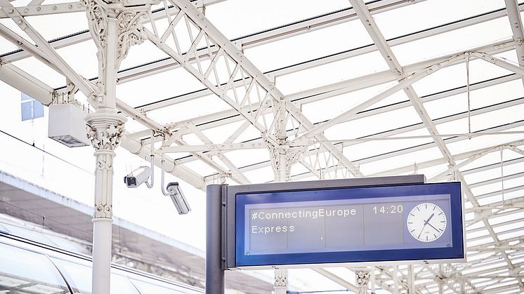 Rear end signals of Connecting Europe Express