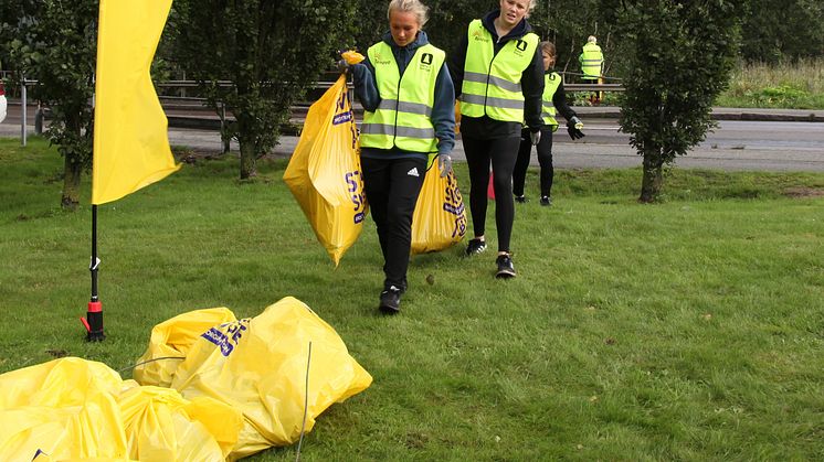 Över 300 idrottsungdomar var engagerade i RenovaRöjet.