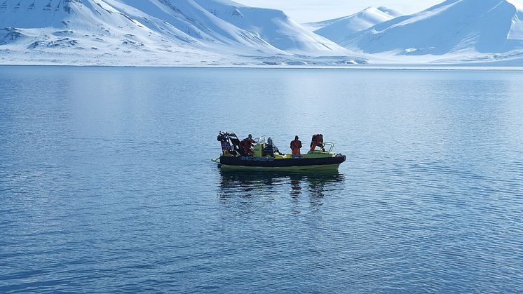FAABulous cruise at Svalbard -light measurement