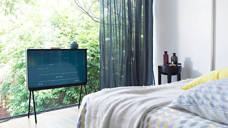 Samsung Serif TV - Winter Hibernator