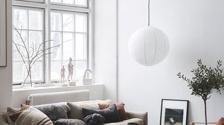 Marmoleum Concrete i vardagsrum stående