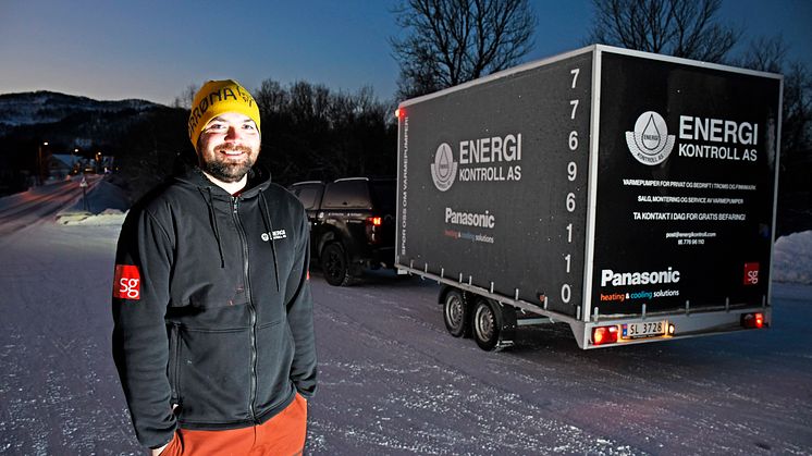 Pål-Oskar Guttormsen har i en årrekke montert varmepumper i Troms og Finnmark, og har merket ei holdningsendring. – I dag er det ingen som betviler at det er mye penger å spare på å investere i varmepumpe, sier han. 
