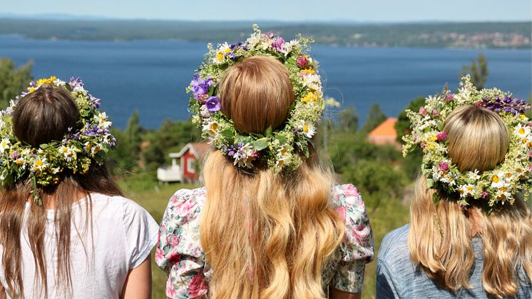 Midtsommerpiker i Dalarna. Foto: Hanne Marit Tobiassen