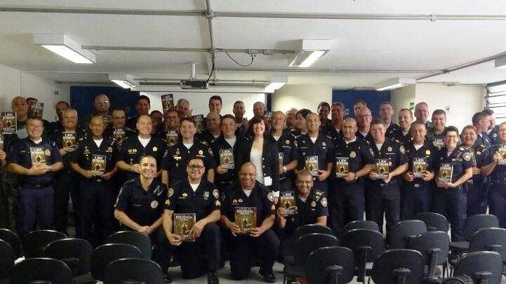 Poliserna som utbildats i Arbetets Problem av  scientologer i Brasilien 